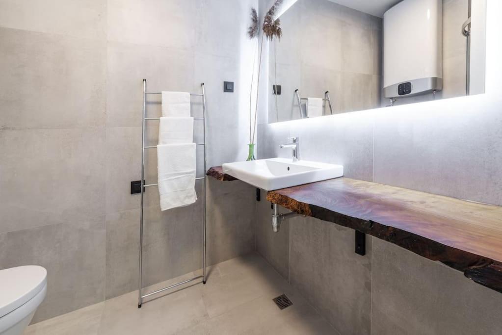 Walking Distance Old Town 120M2,Garden,View,Garage Lejlighed Dubrovnik Eksteriør billede